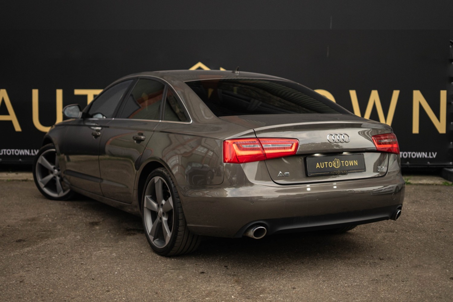 Audi A6 quattro
