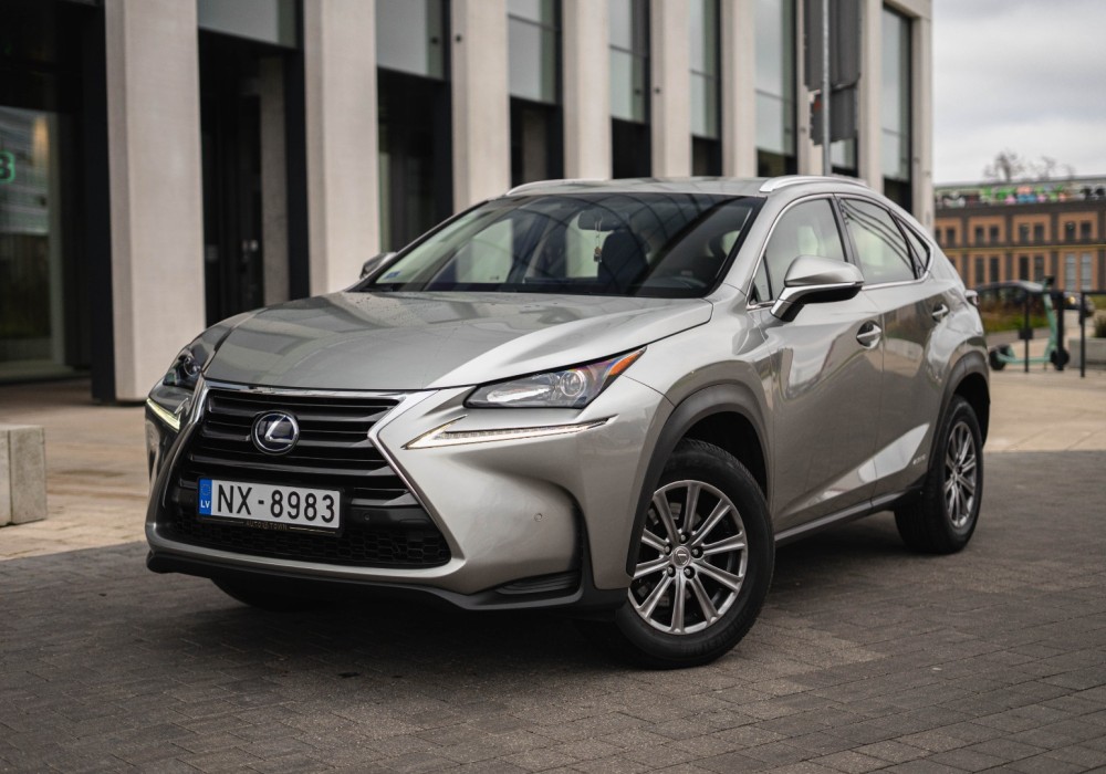 Lexus NX300H