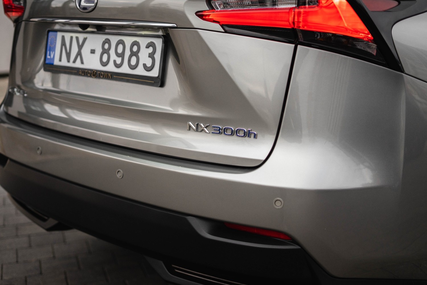 Lexus NX300H