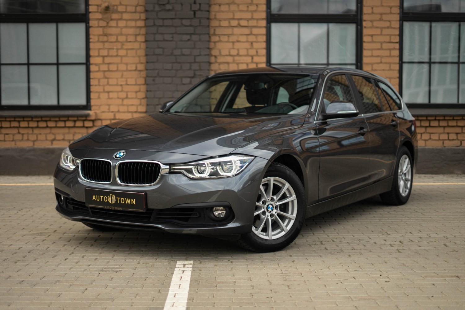BMW 320i