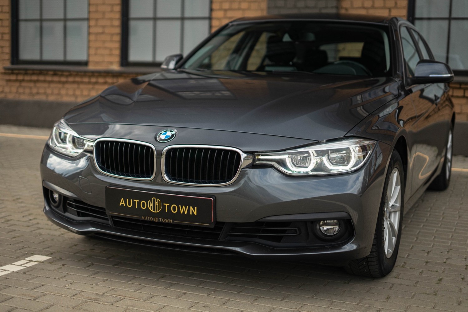 BMW 320i