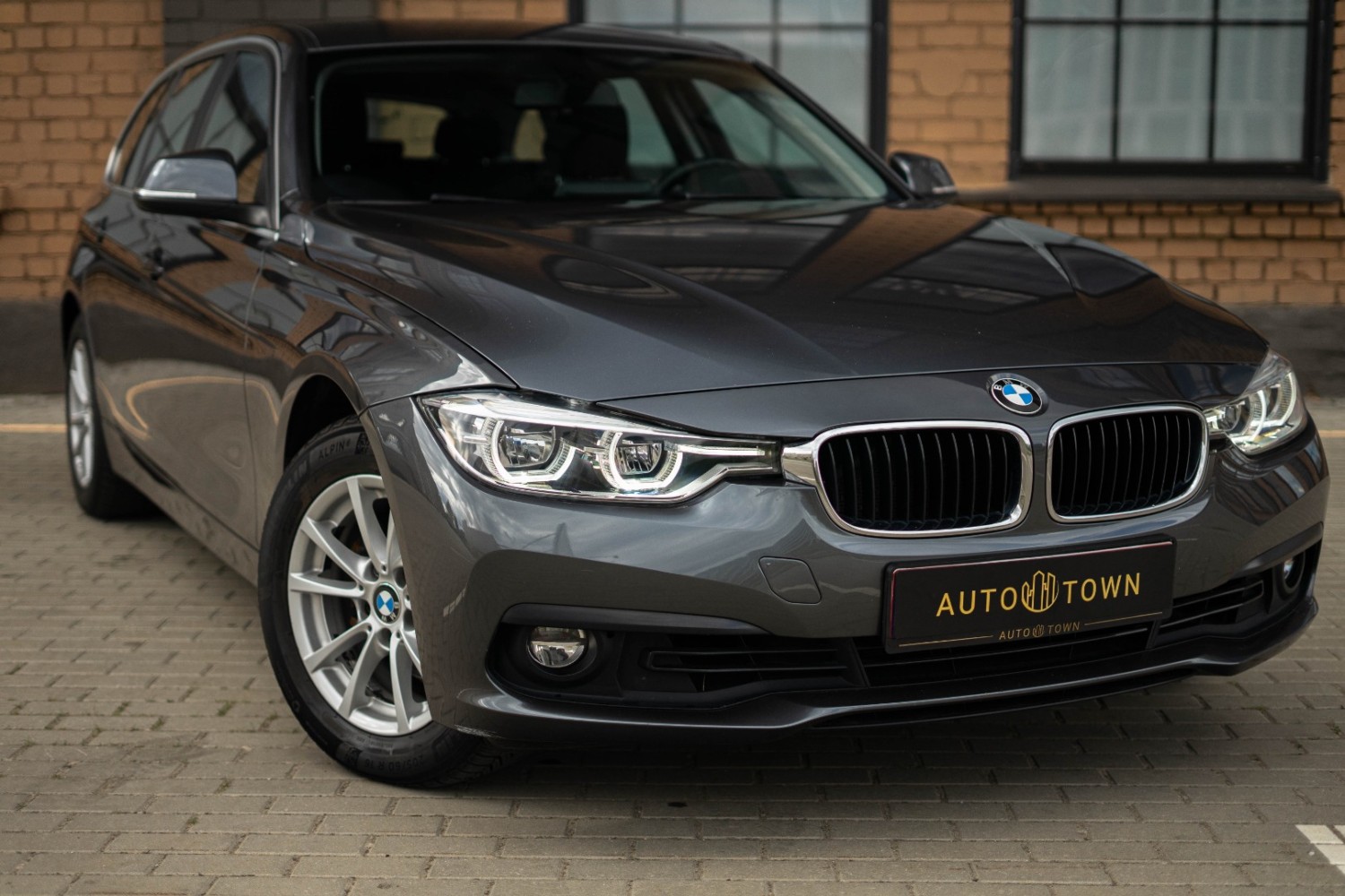 BMW 320i