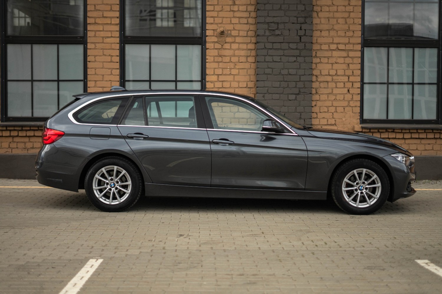 BMW 320i