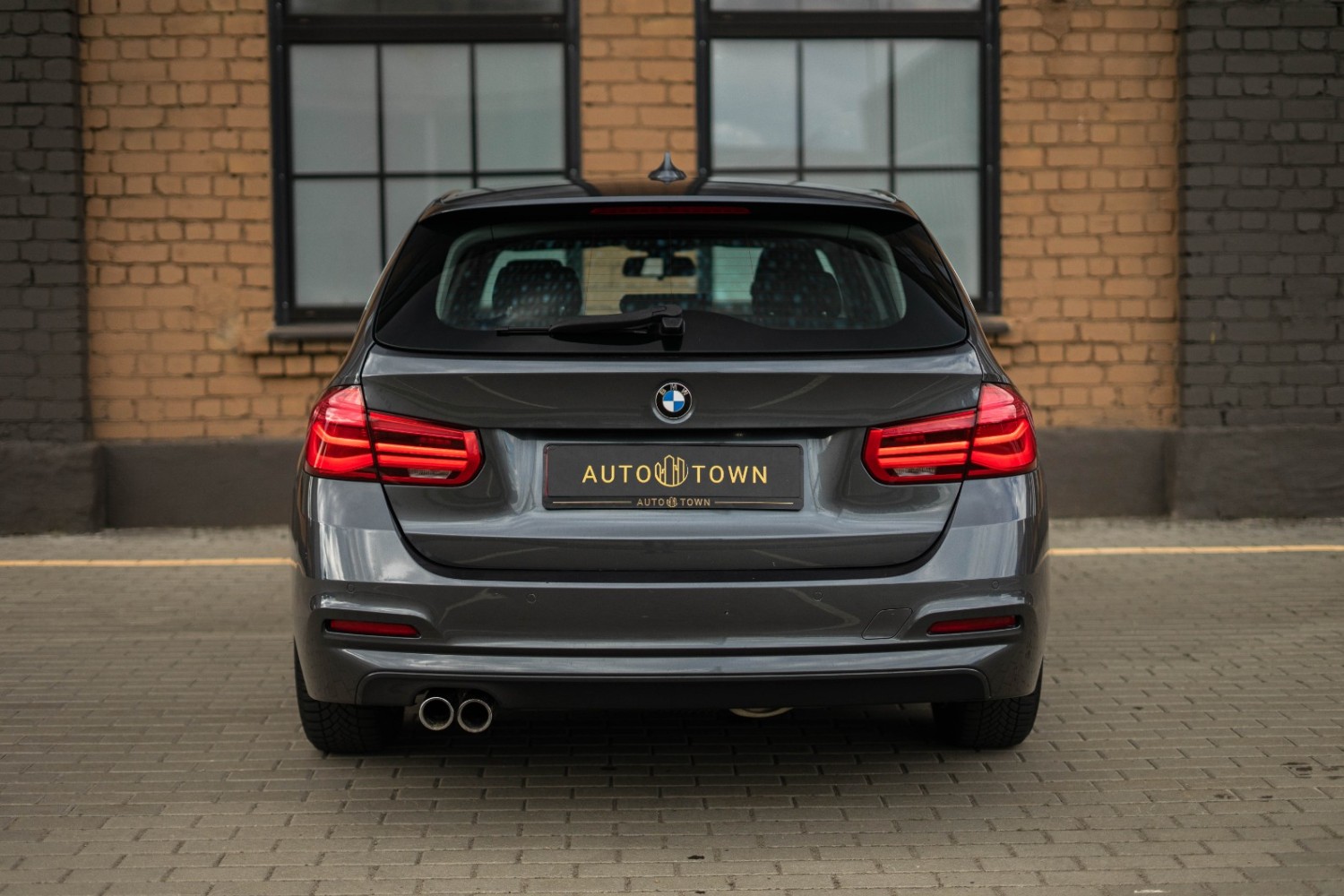 BMW 320i