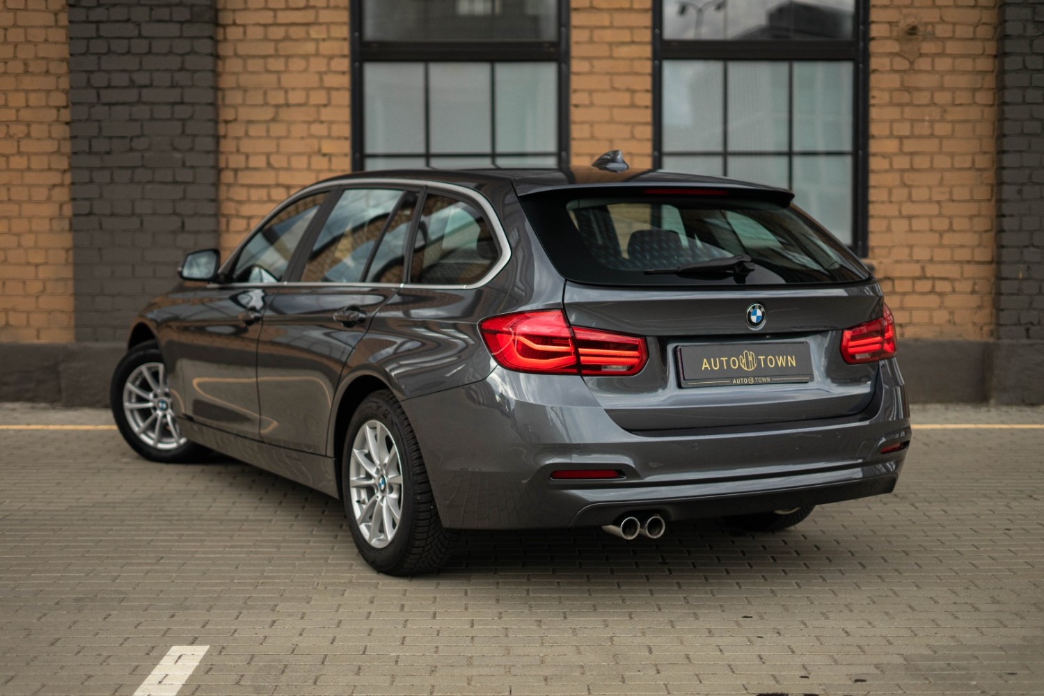 BMW 320i