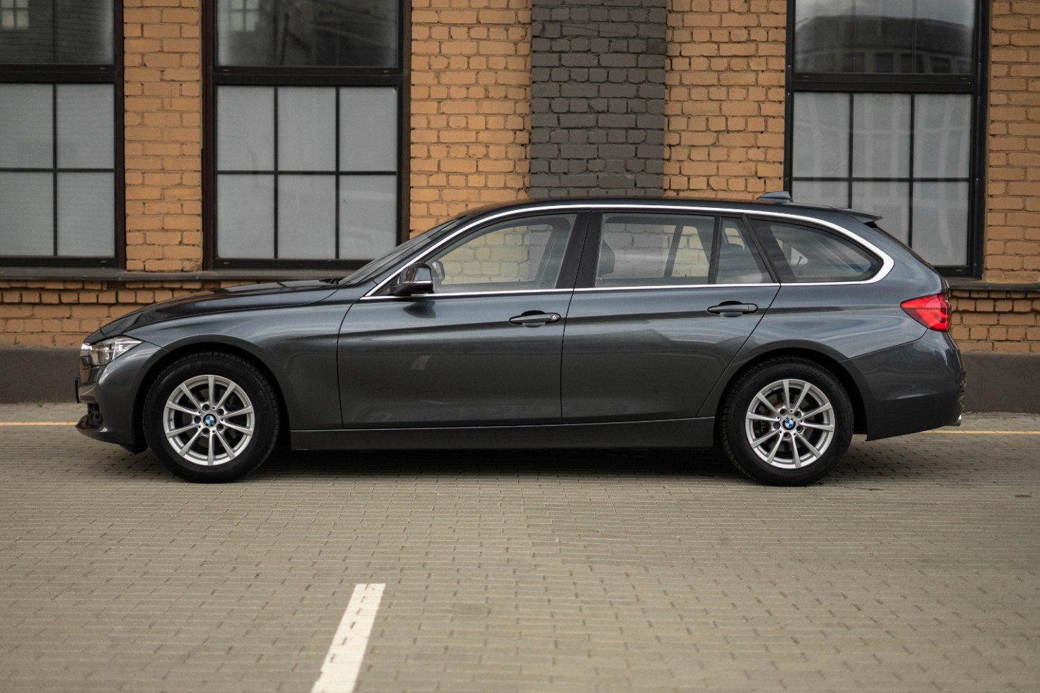 BMW 320i