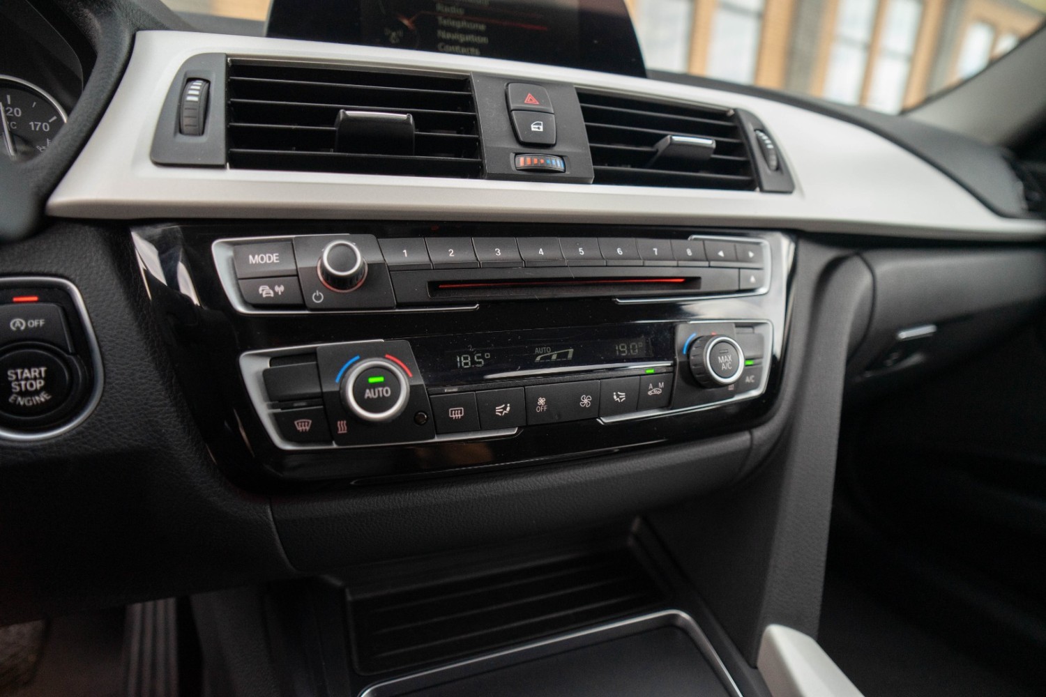 BMW 320i