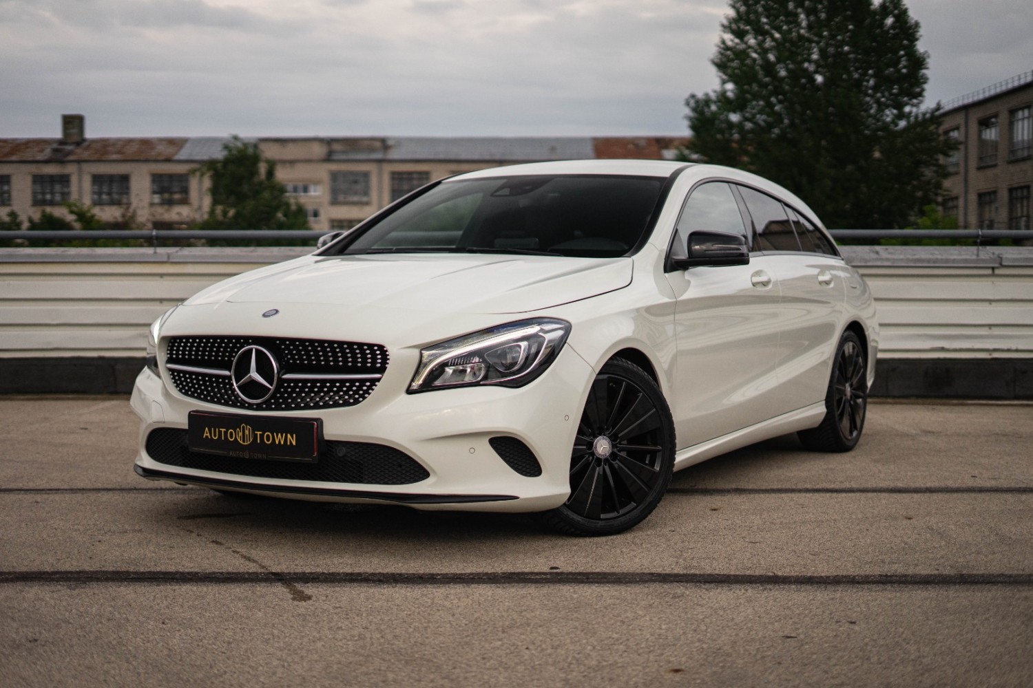 MERCEDES BENZ CLA 220 D