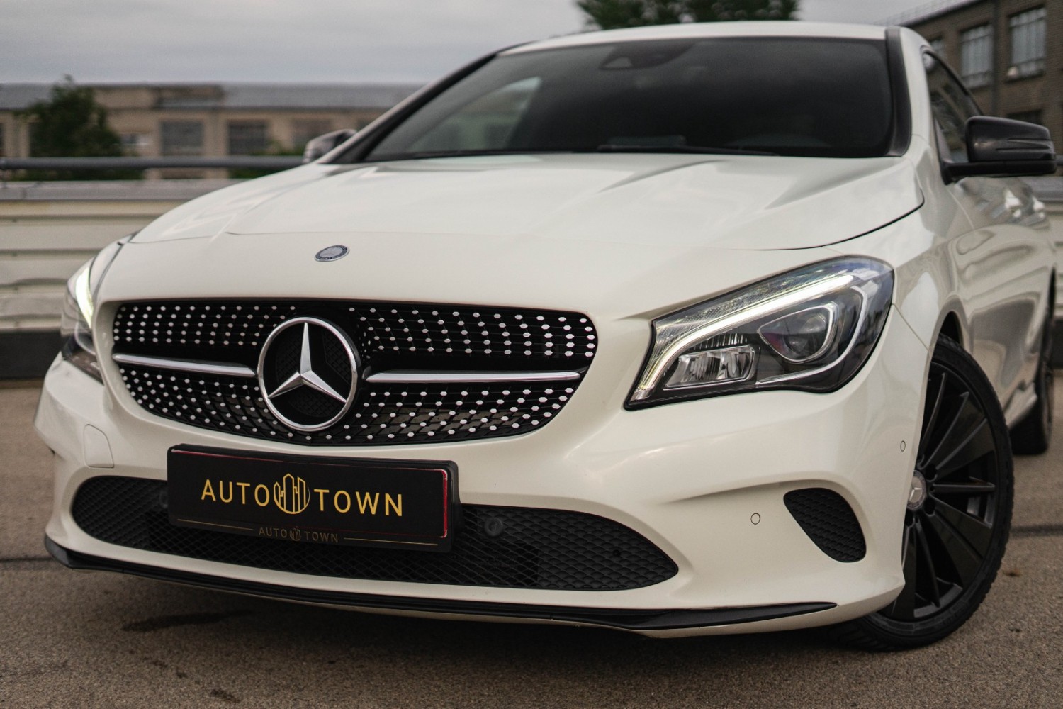 MERCEDES BENZ CLA 220 D