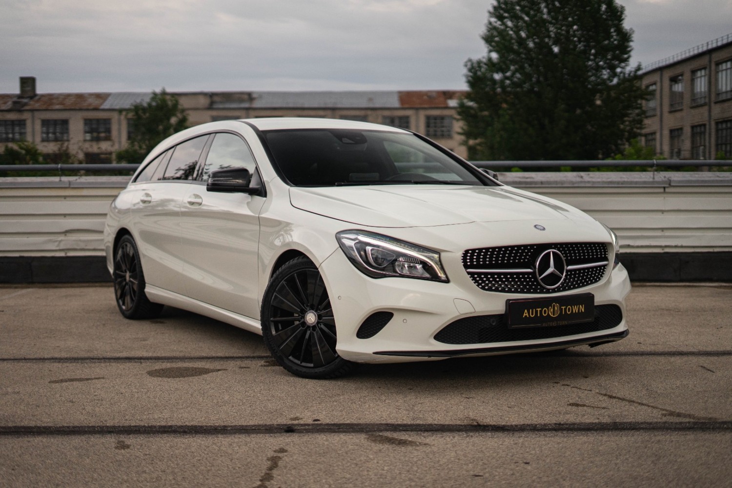 MERCEDES BENZ CLA 220 D