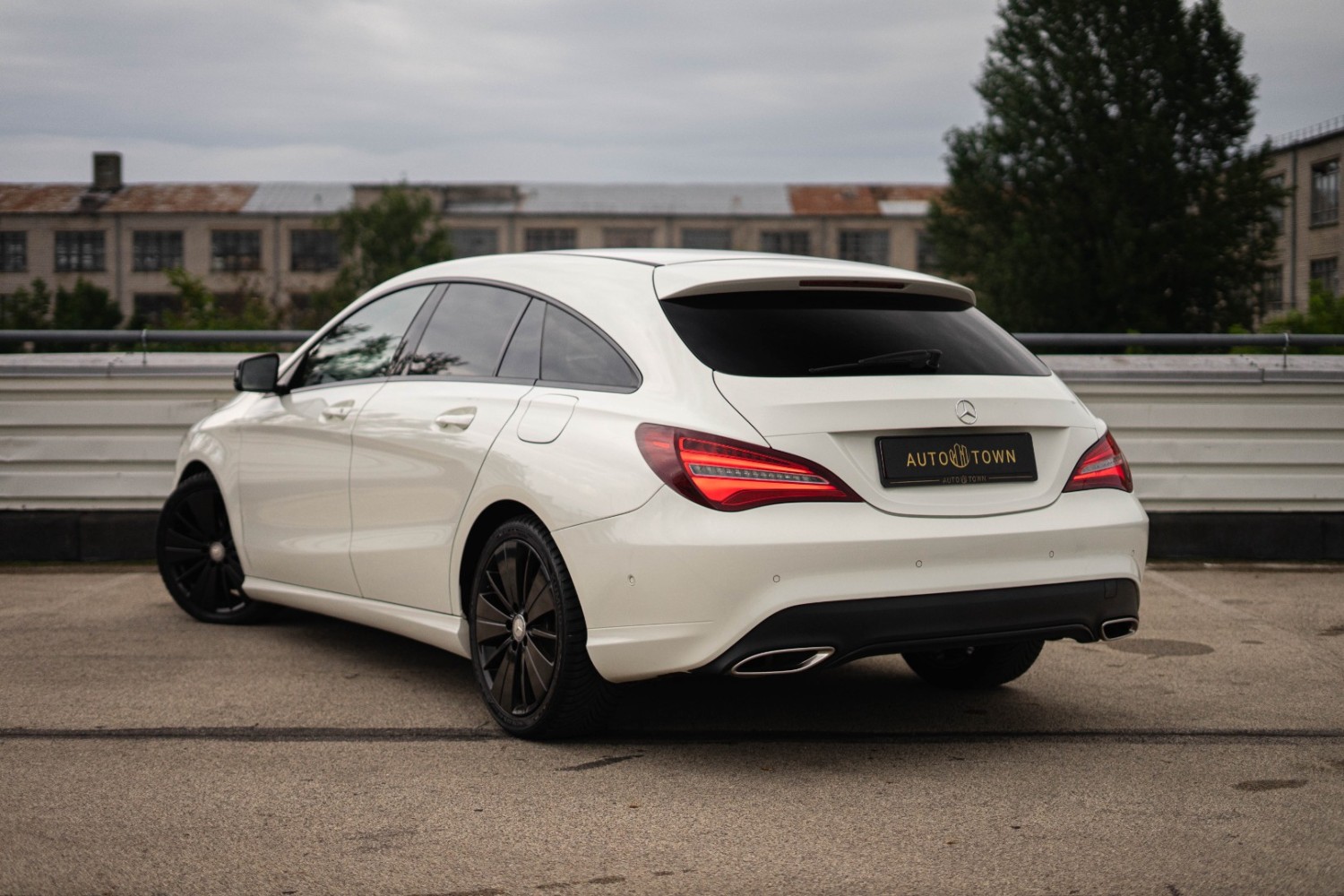 MERCEDES BENZ CLA 220 D