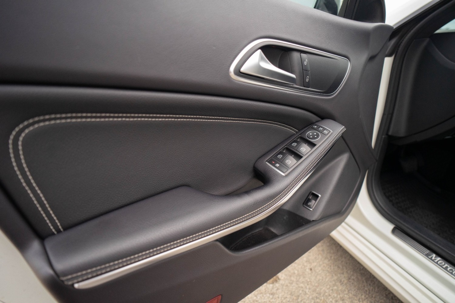 MERCEDES BENZ CLA 220 D