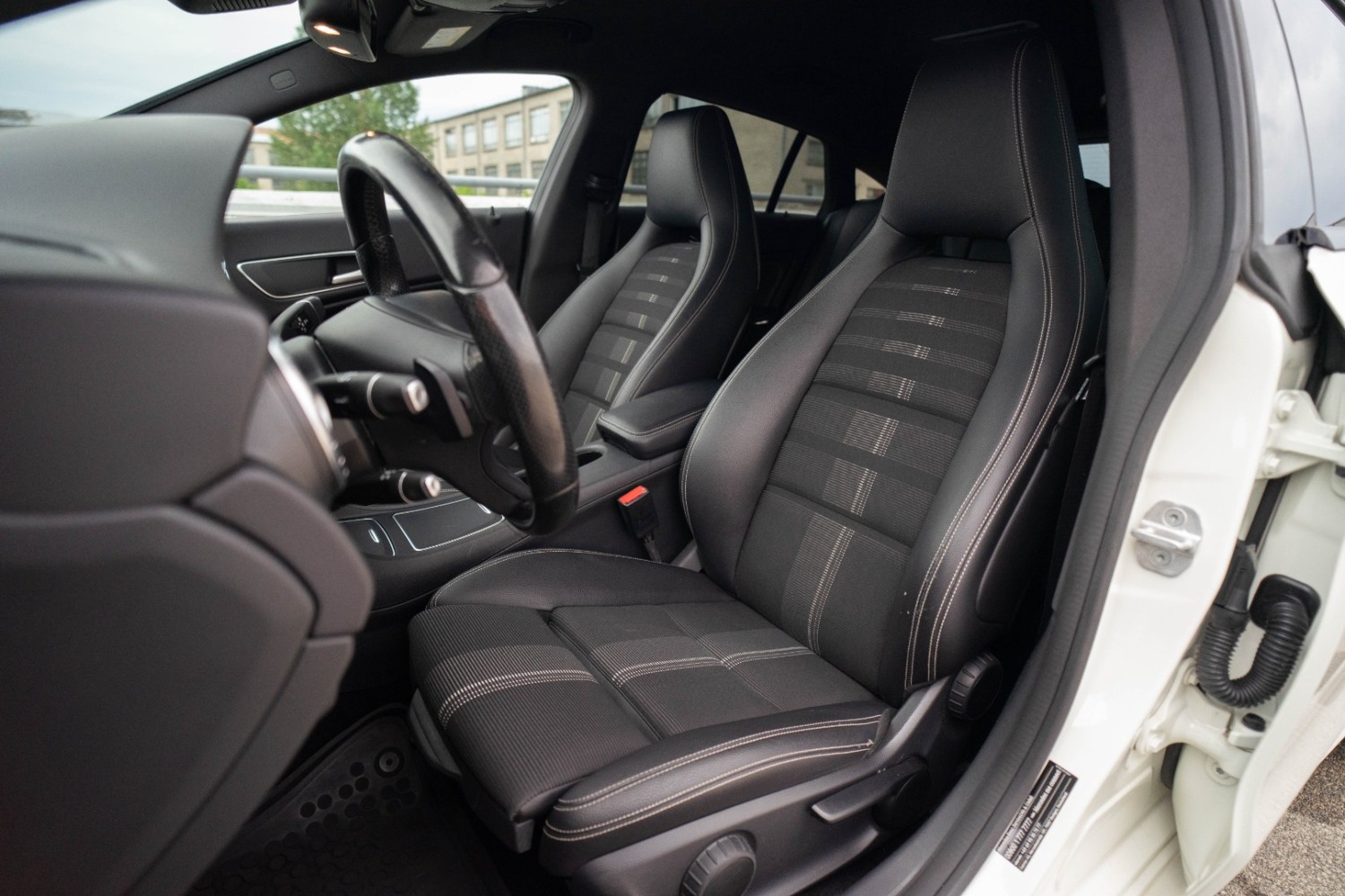 MERCEDES BENZ CLA 220 D
