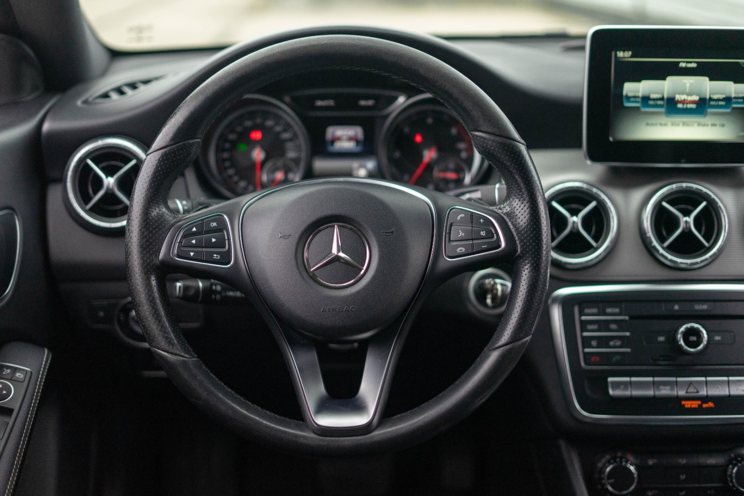 MERCEDES BENZ CLA 220 D