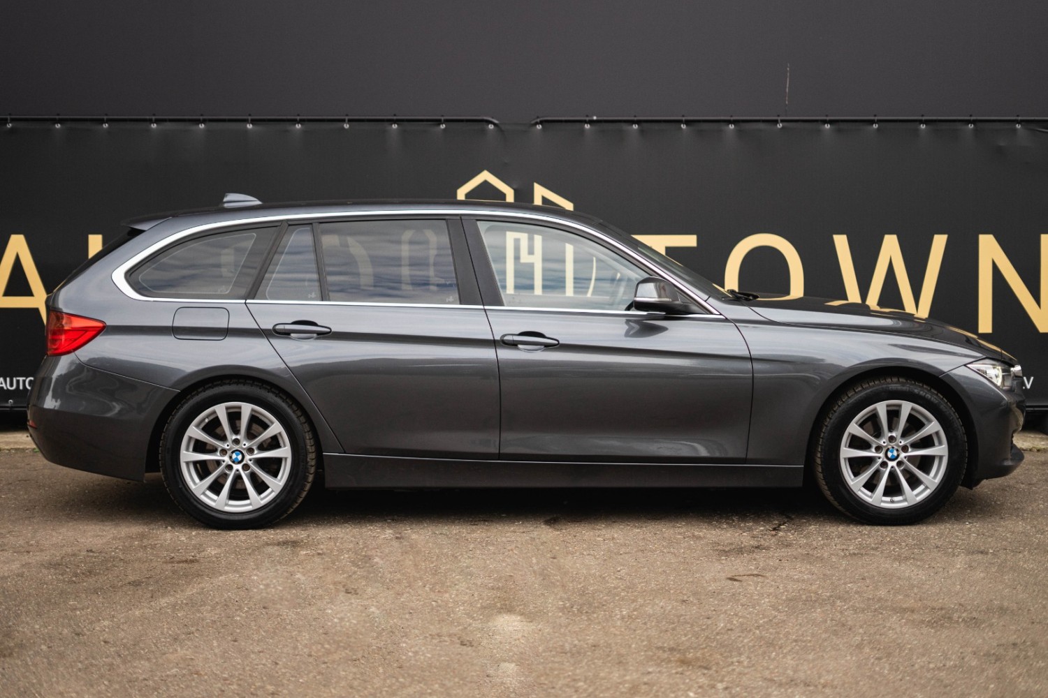 BMW 320