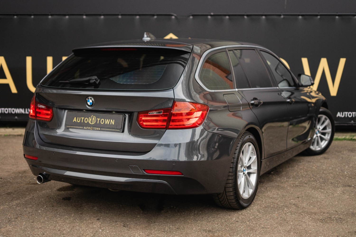 BMW 320