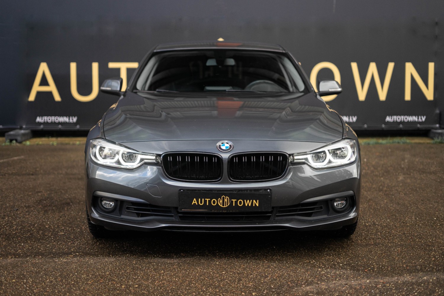 BMW 320i