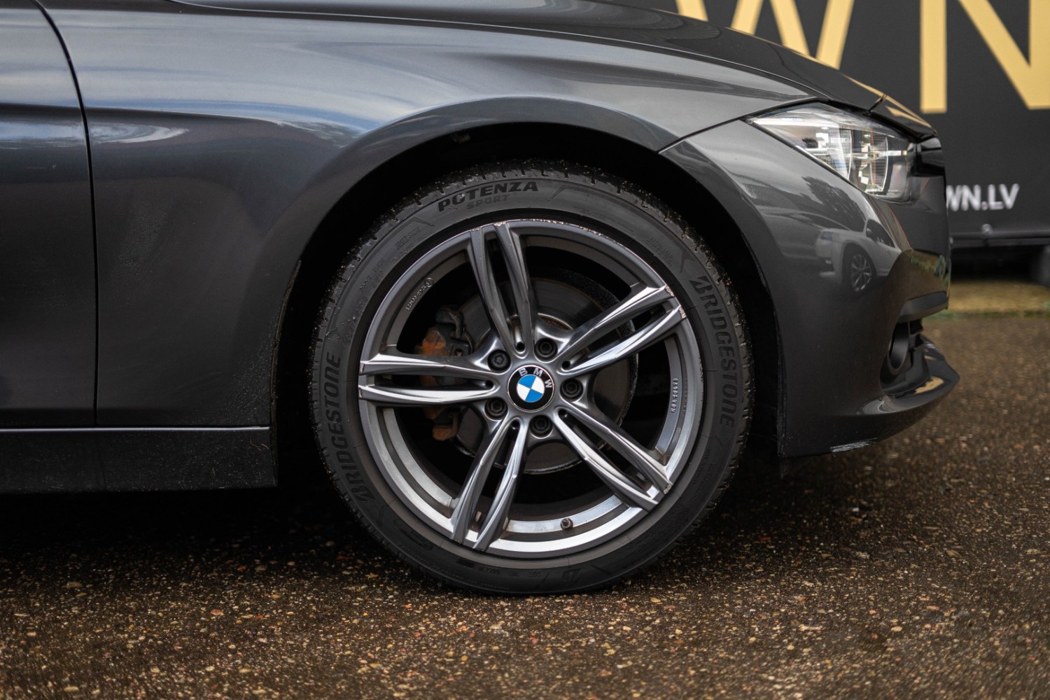 BMW 320i