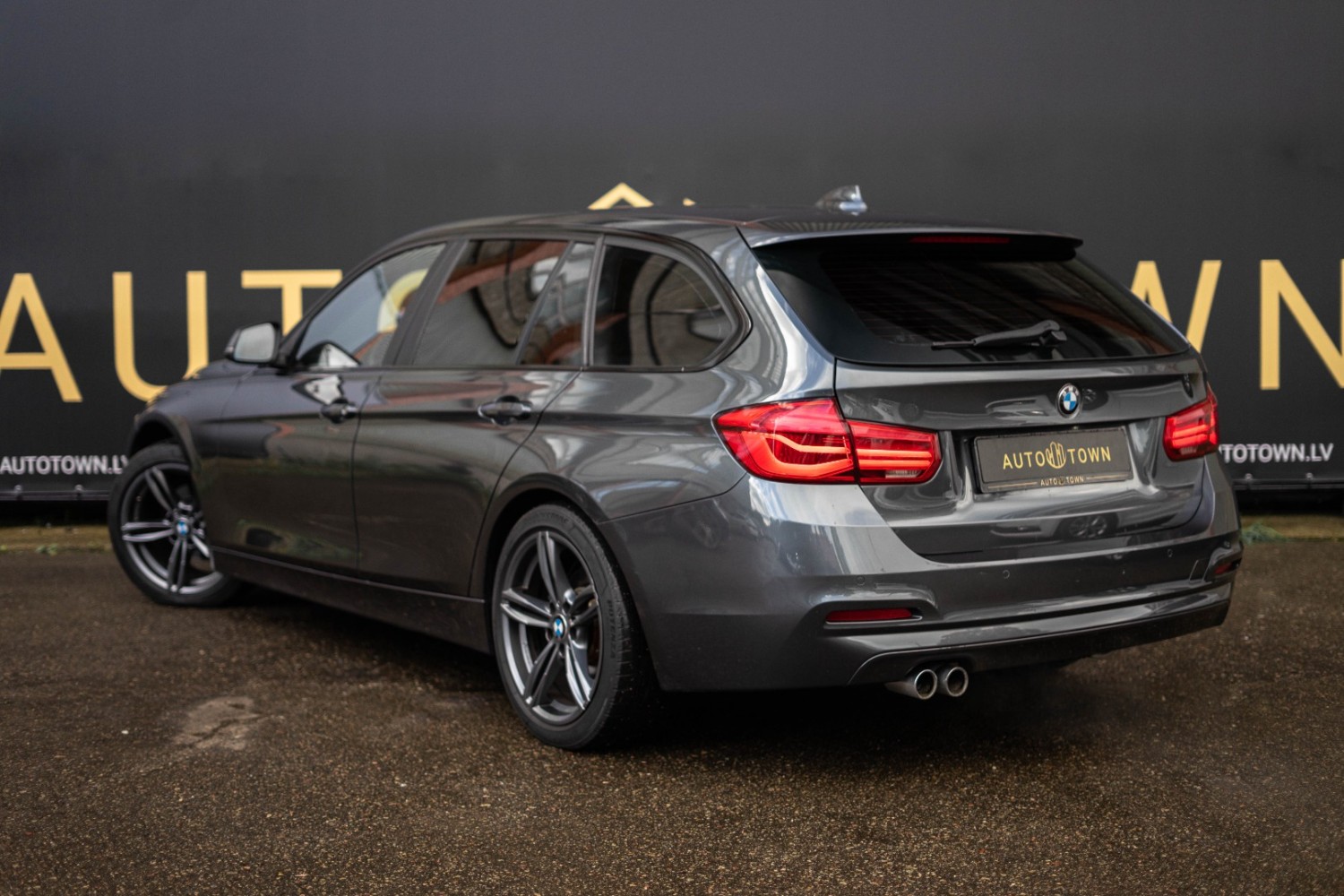 BMW 320i