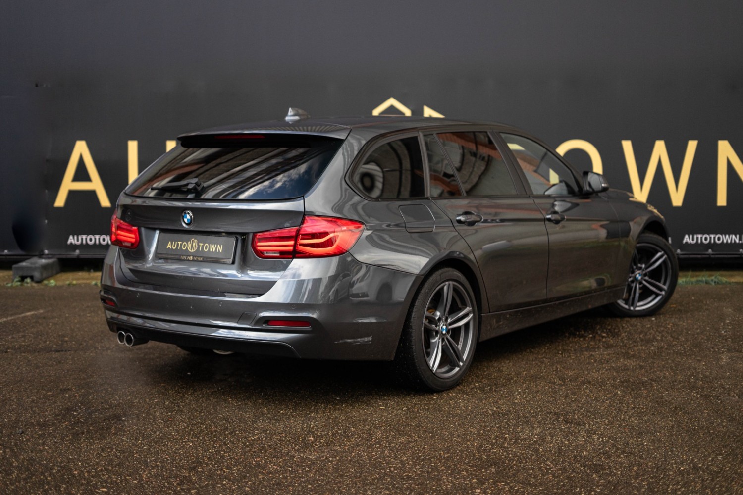 BMW 320i