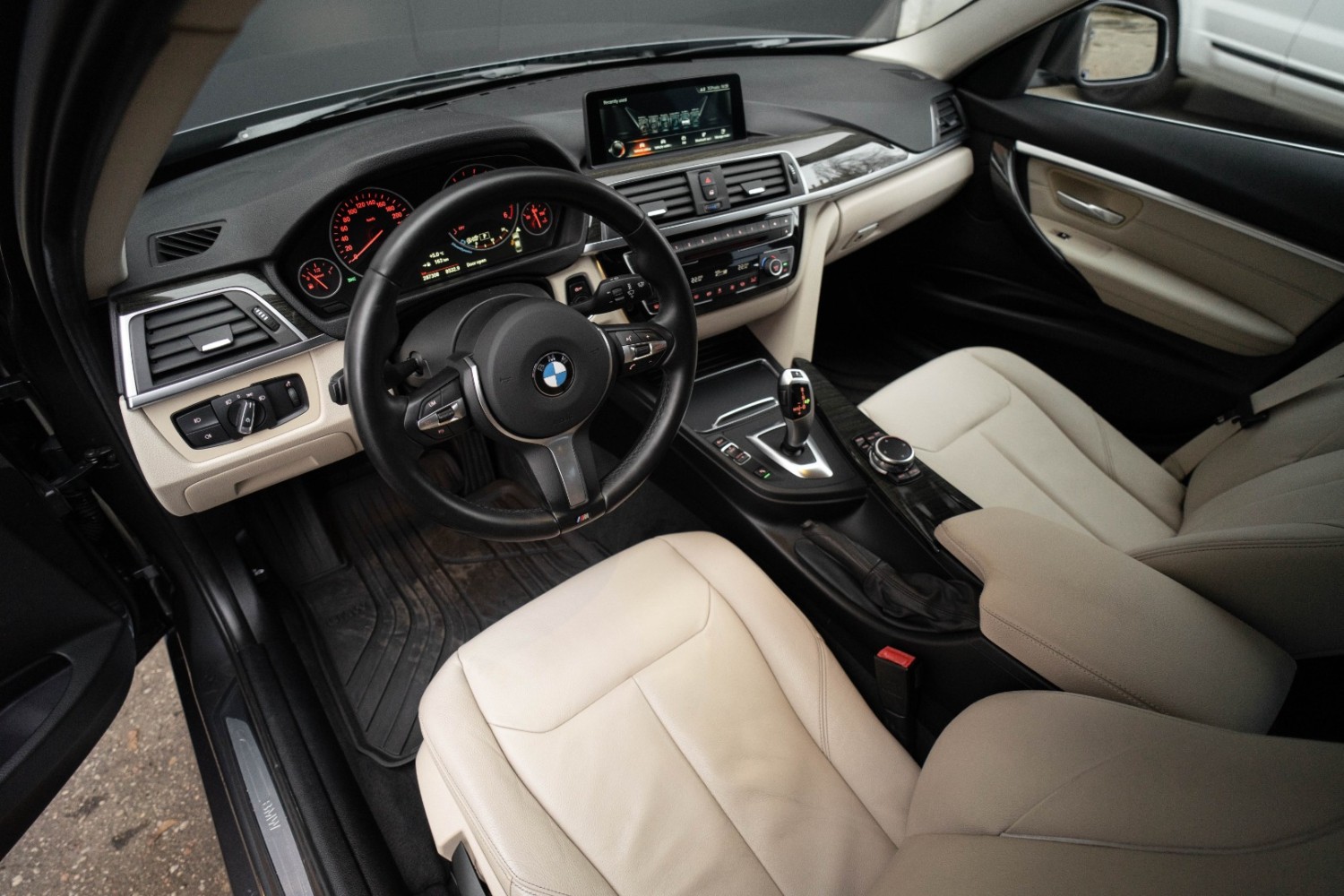 BMW 320D Luxury Line