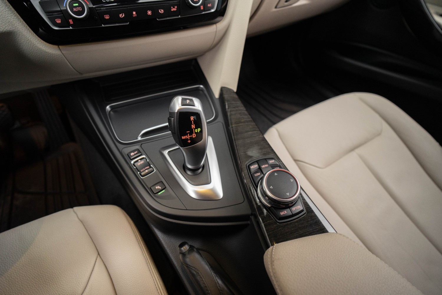 BMW 320D Luxury Line