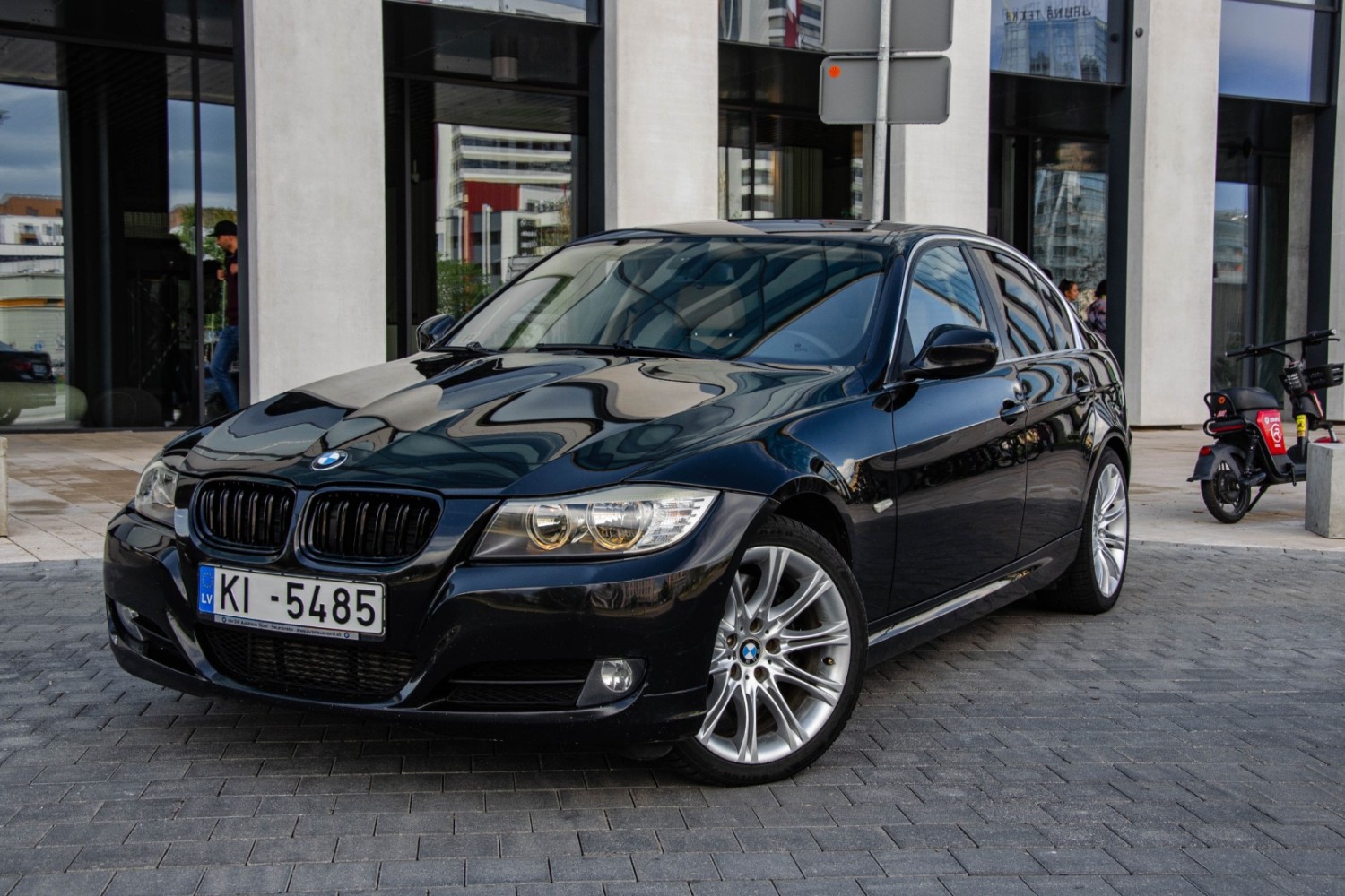 BMW 330