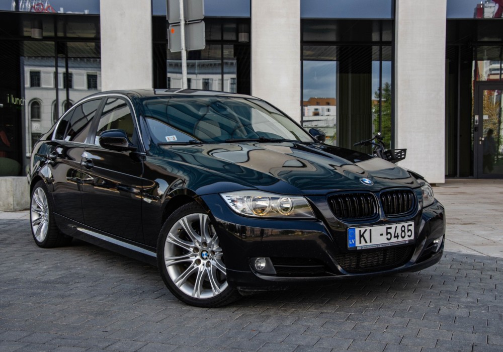 BMW 330