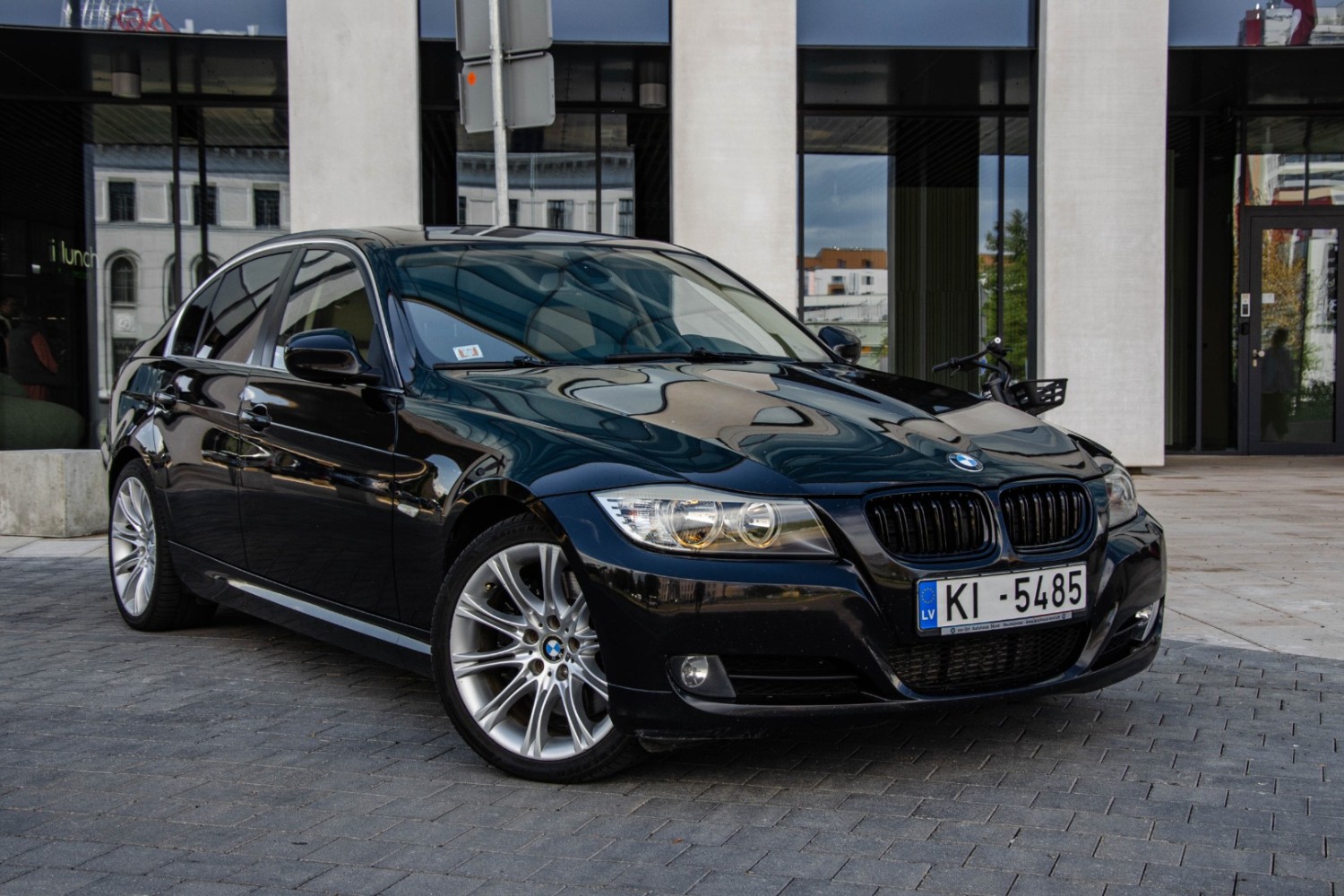 BMW 330