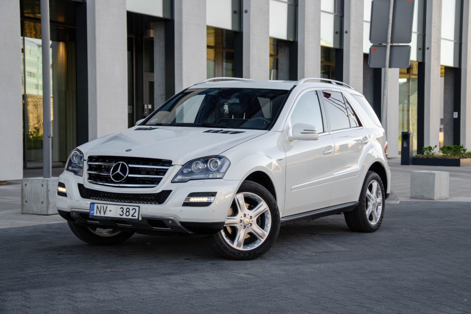 Mercedes-Benz ML350