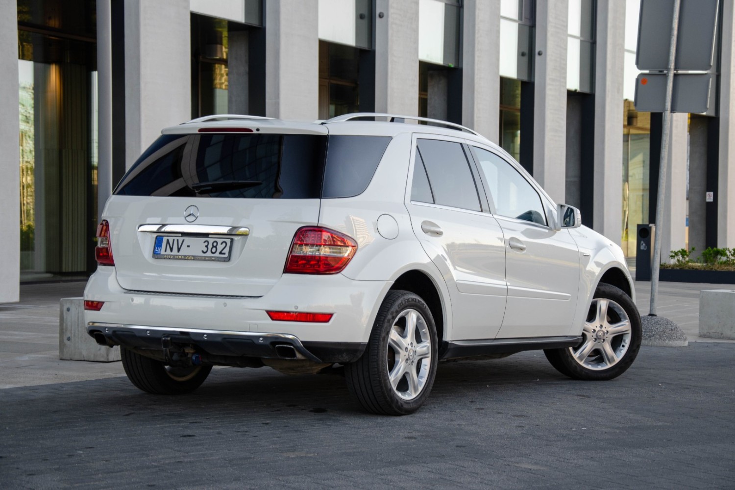 Mercedes-Benz ML350