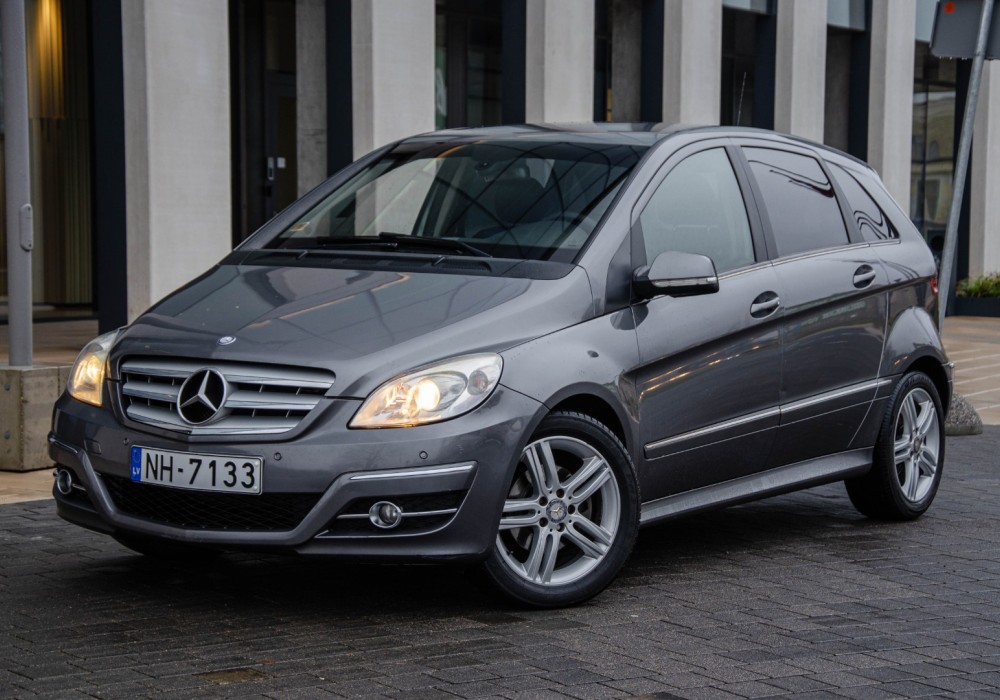 Mercedes B 180