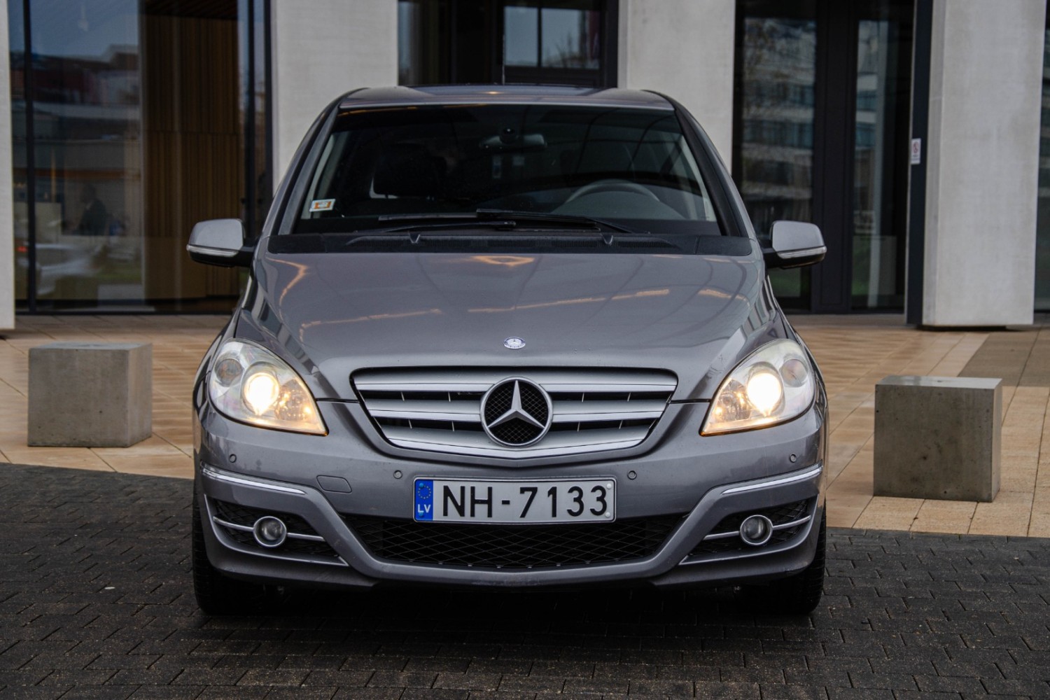 Mercedes B 180