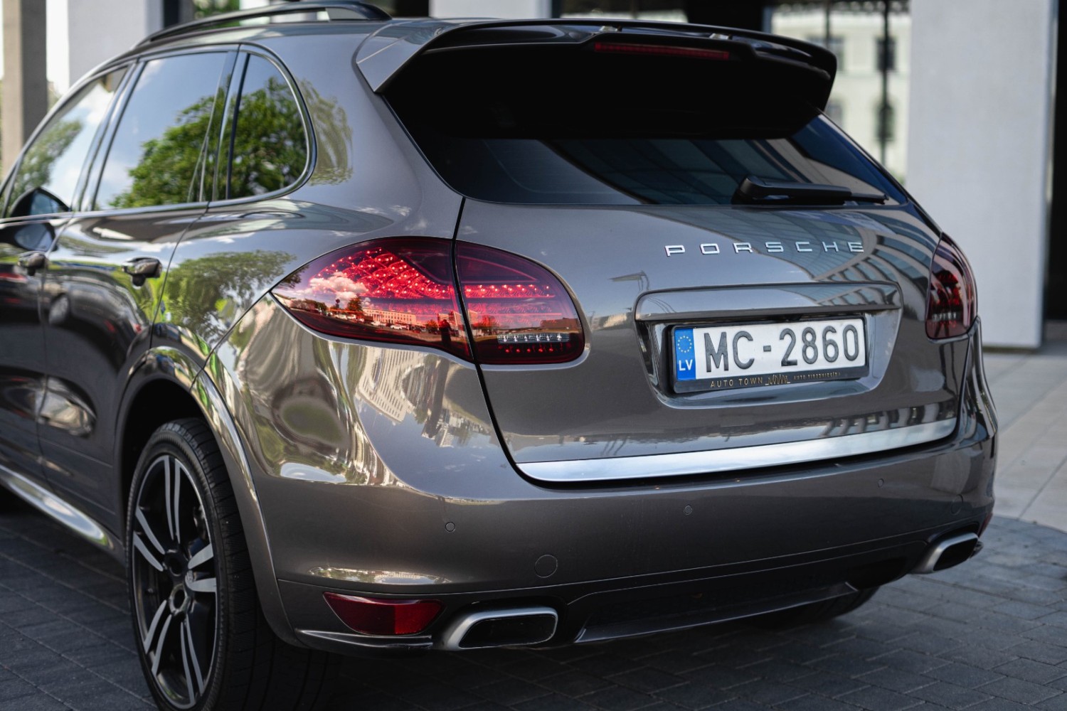 Porsche Cayenne S GTS Package