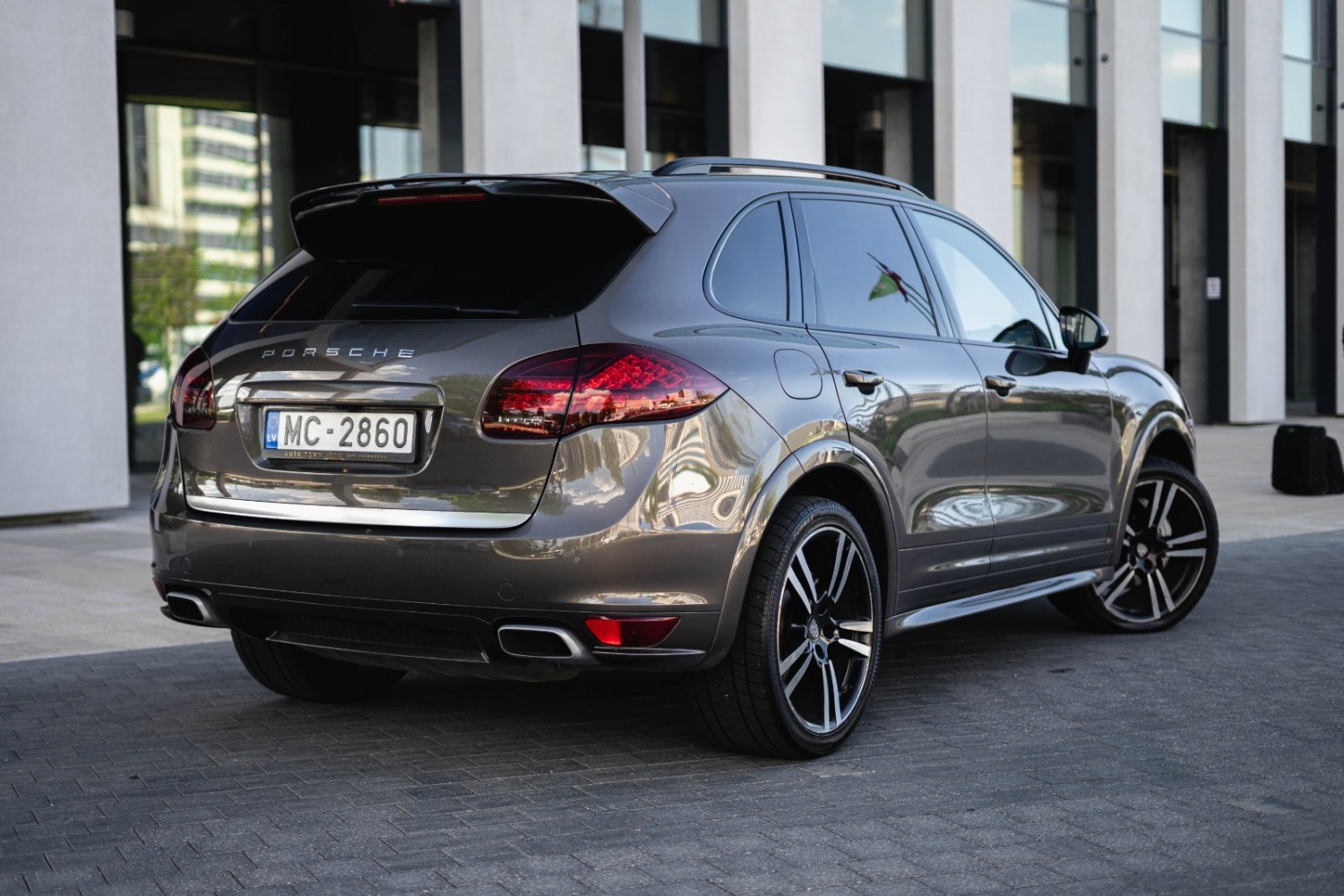 Porsche Cayenne S GTS Package